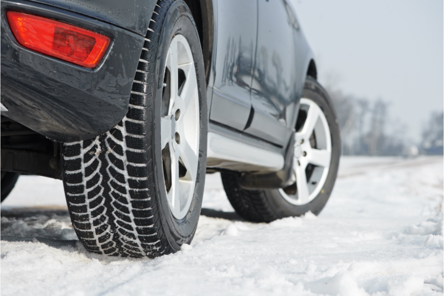 What Rental Car Drivers Should Know About Winter Tyres in Switzerland