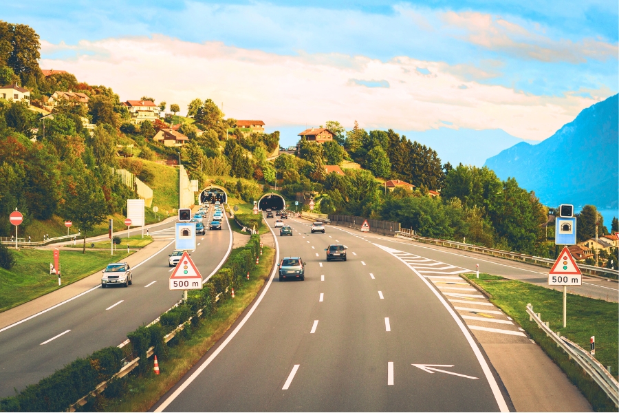 Lake Geneva Road Trip: Best Stops Between Geneva and Montreux