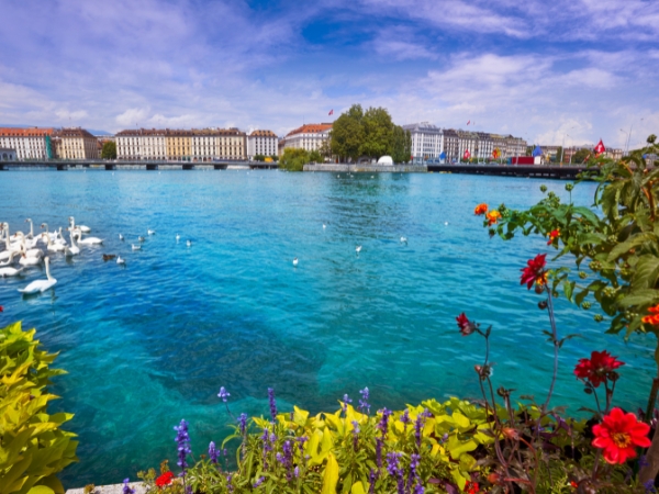 Lake Geneva Road Trip: Best Stops Between Geneva and Montreux